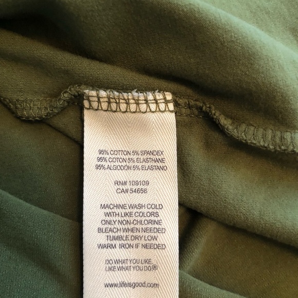 2 /$18- Life is Good embroidered t-shirt - Picture 5 of 5